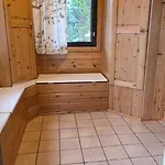 Σαλέ Lakeside Hideaway Ροβανιέμι