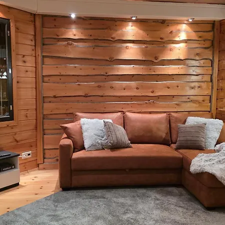 Lakeside Hideaway Chalet