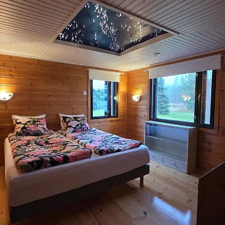 Σαλέ Lakeside Hideaway