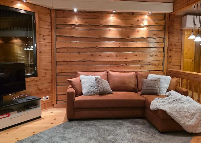 Lakeside Hideaway Chalet