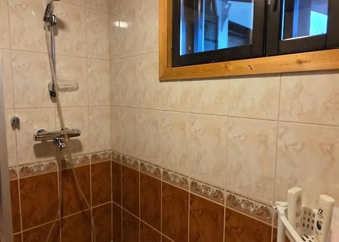 Chalet Lakeside Hideaway