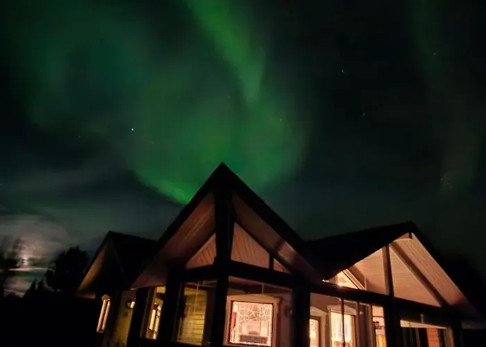 Lakeside Hideaway Chalet